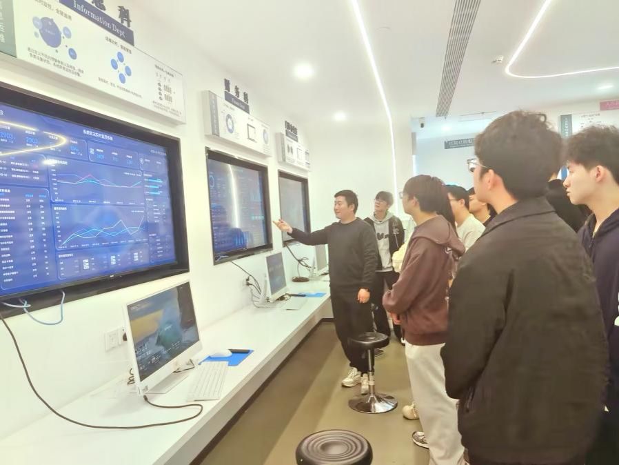 信息工程學(xué)院“就業(yè)能力提升培訓(xùn)班”開班儀式順利舉行，助力學(xué)子在信息科技領(lǐng)域騰飛